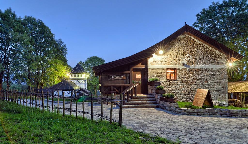 Farm Stay Cardaklije Kulen Vakuf Exterior foto
