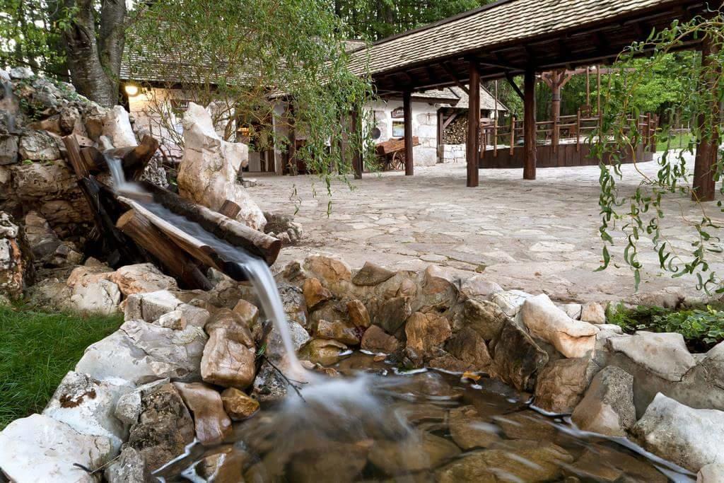 Farm Stay Cardaklije Kulen Vakuf Exterior foto
