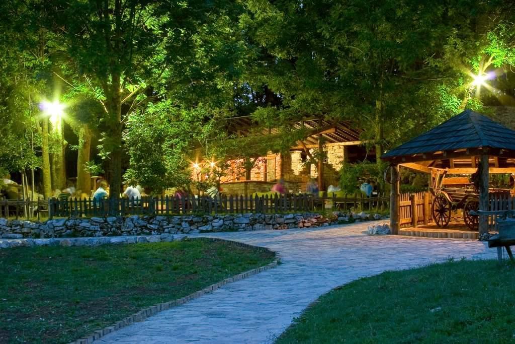 Farm Stay Cardaklije Kulen Vakuf Exterior foto
