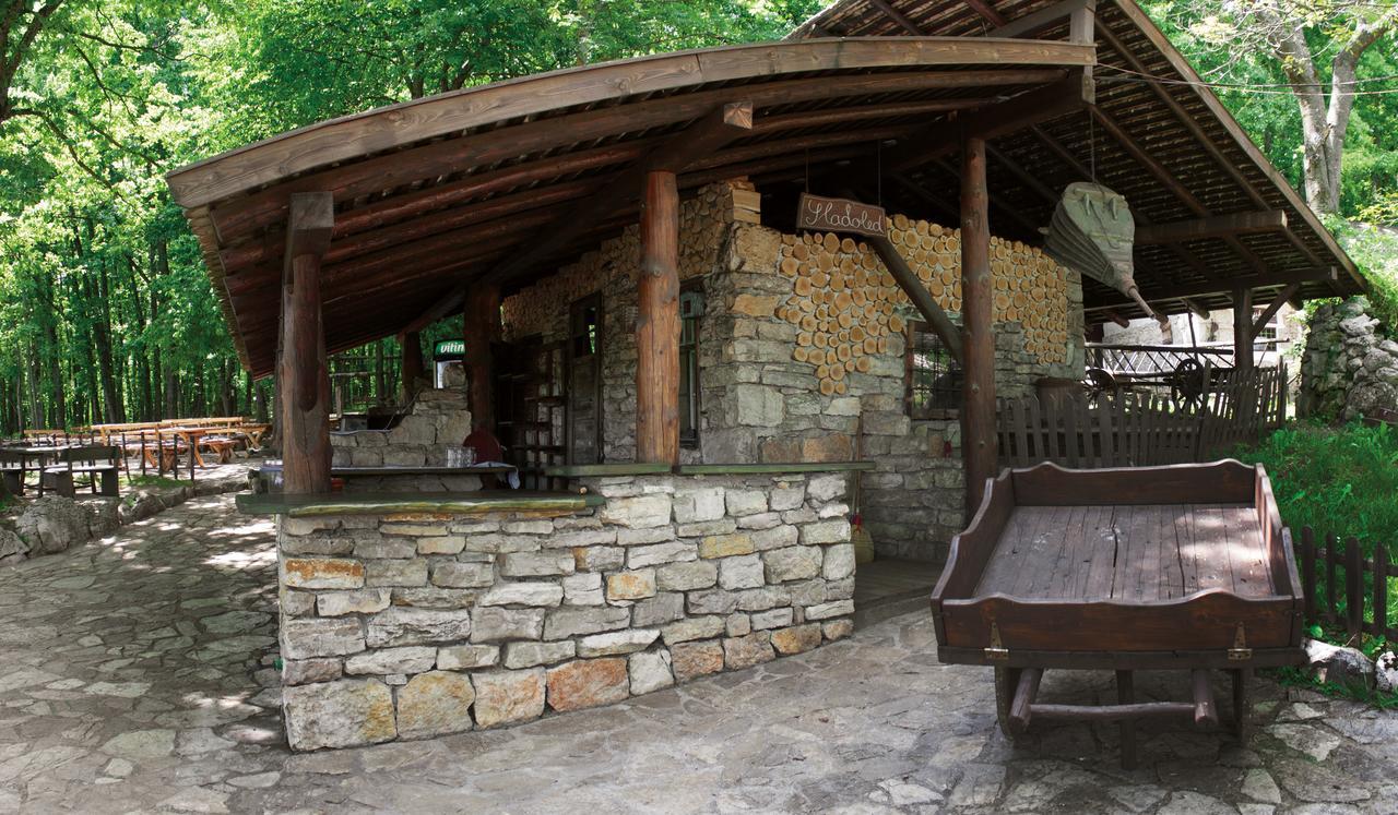 Farm Stay Cardaklije Kulen Vakuf Exterior foto
