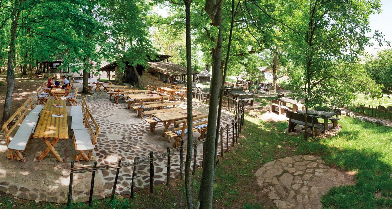 Farm Stay Cardaklije Kulen Vakuf Exterior foto