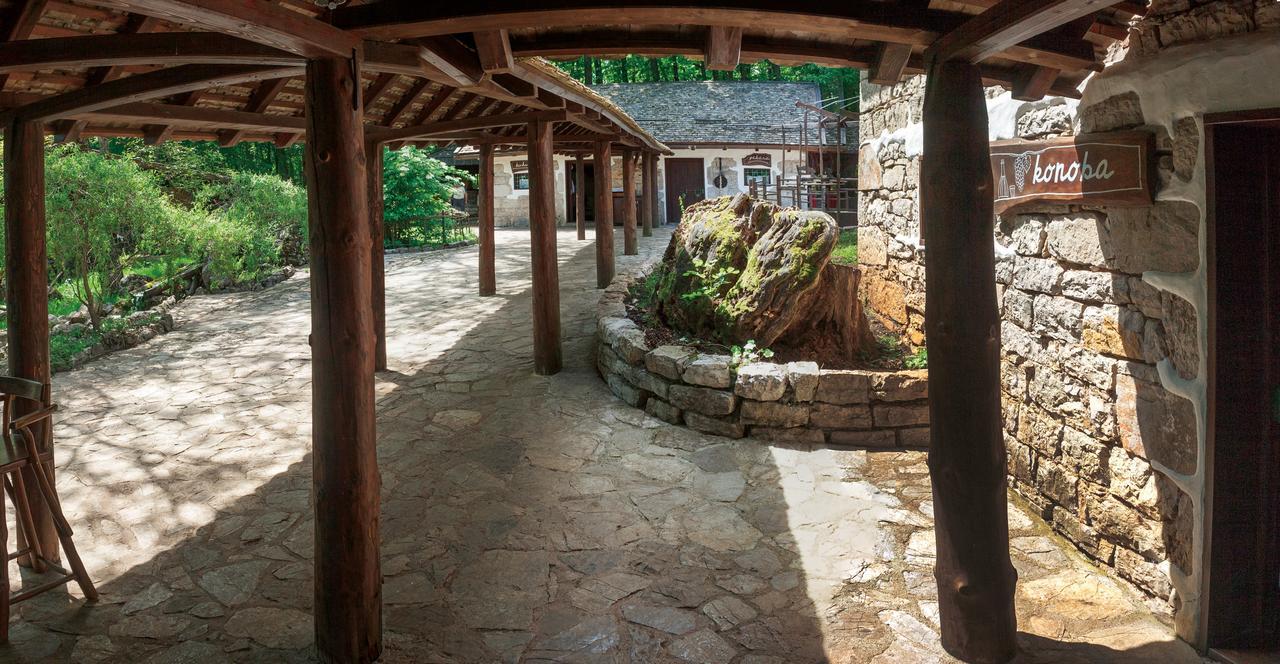 Farm Stay Cardaklije Kulen Vakuf Exterior foto