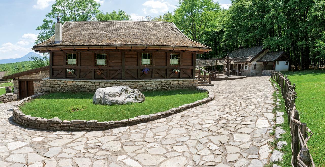 Farm Stay Cardaklije Kulen Vakuf Exterior foto